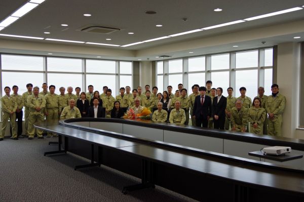 能美会長の退任と相談役就任の報告写真